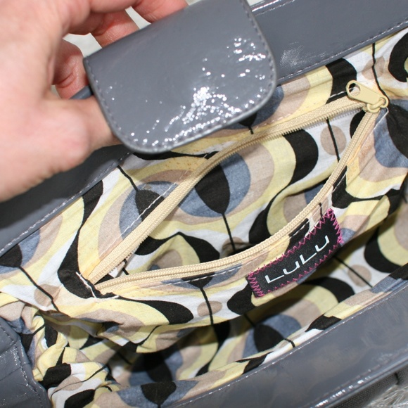 LULU Grey Cotton and Patent Trim clutch - Picture 3 of 6